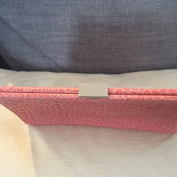 Pink Croco - Picture 4 of 6